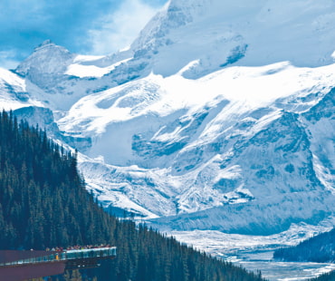 Beautiful Glacier views from the Jasper Glacier Sky Walk Beautiful Glacier views from the Jasper Glacier Sky Walk