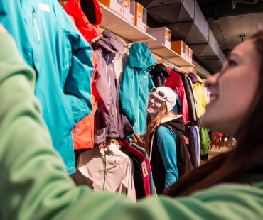 People shopping for Jackets at Toques&Tracks Panorama Mountain Resort People shopping for Jackets at Toques&Tracks Panorama Mountain Resort