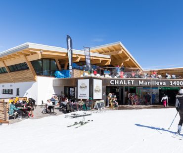Outside of the popular chalet apres bar Outside of the popular chalet apres bar