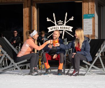 people enjoying a speciality drink at apres nordic people enjoying a speciality drink at apres nordic