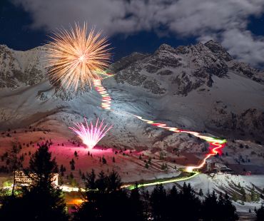 Beautiful torchlit ski hills and fireworks Beautiful torchlit ski hills and fireworks