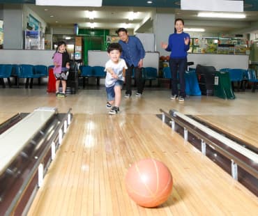 Family Bowling at 8 Peaks Family Bowling at 8 Peaks