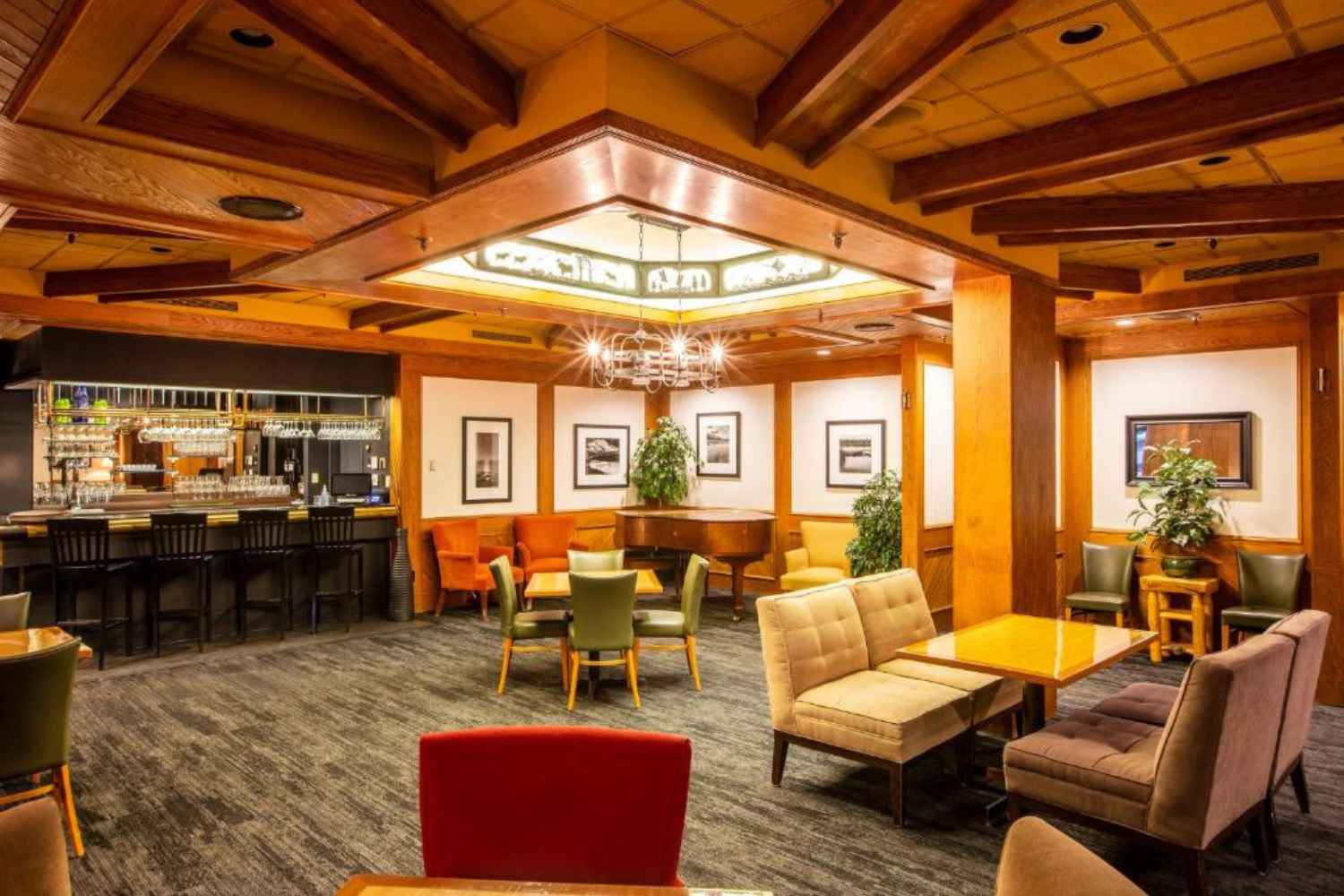 Lobby Lounge and Bar