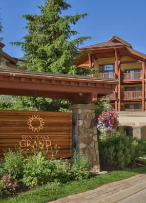 Sun Peaks Grand Hotel Exterior