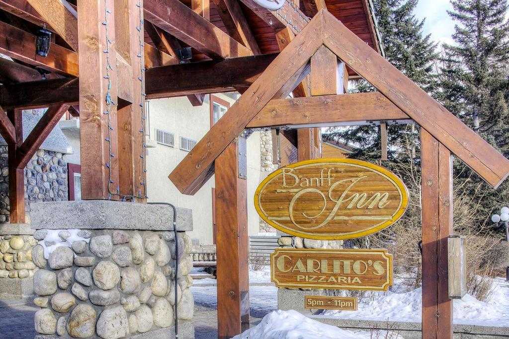 Banff Inn Sign